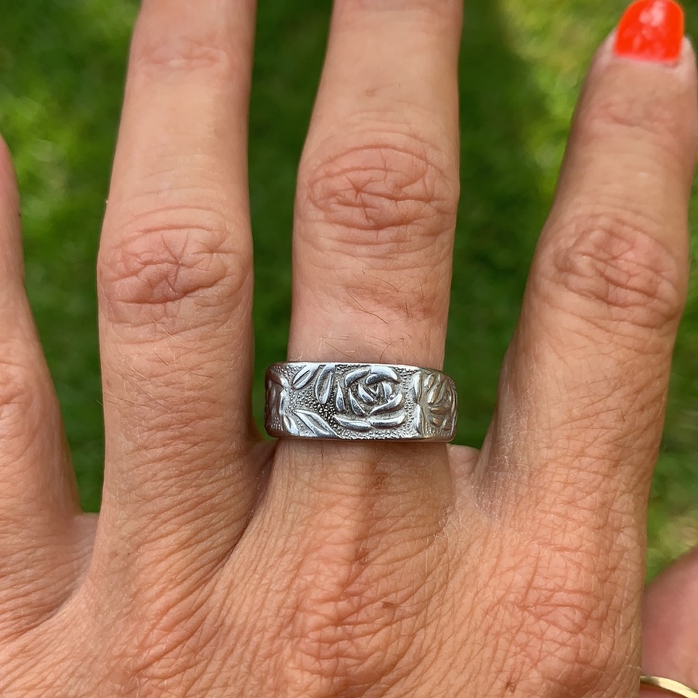 Vintage Japan Nasco Stainless Steel Floral Ring